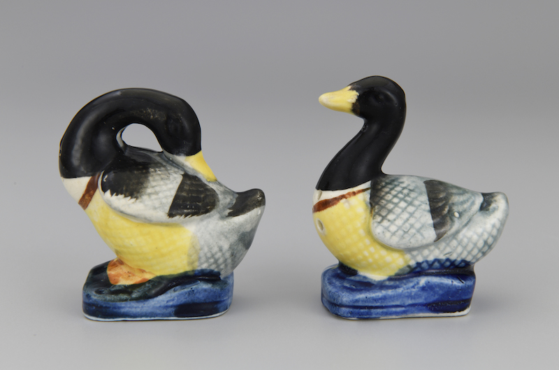 Duck-shaped salt and pepper shakers