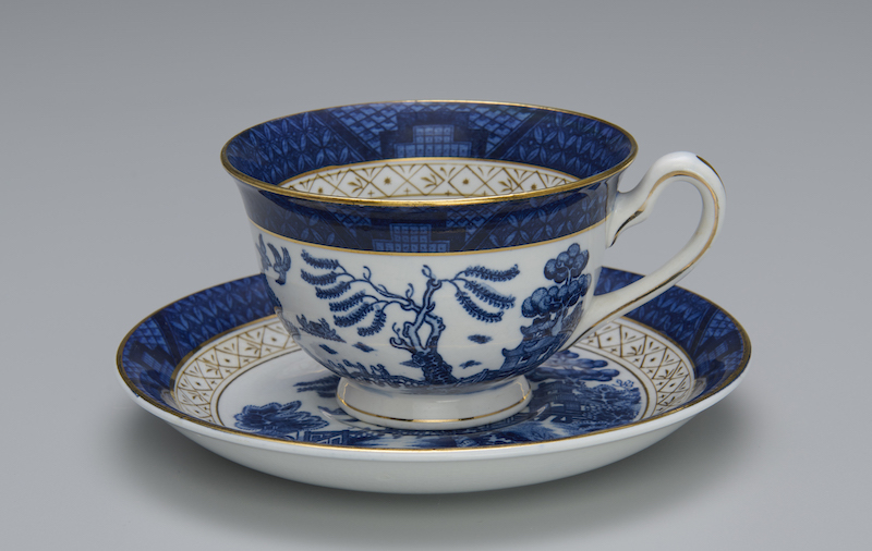 Cup and saucer with Willow-pattern design