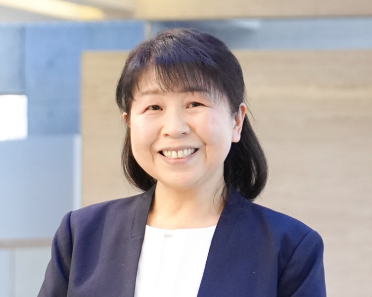 山田　万希子