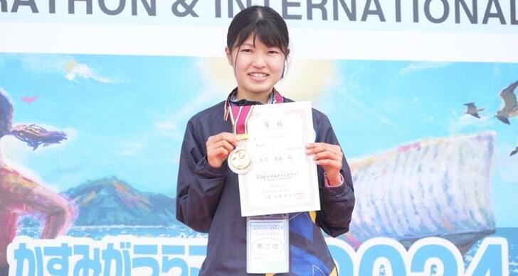 子ども福祉コースの長島選手（女子駅伝部）がシドニーマラソンの出場権獲得！