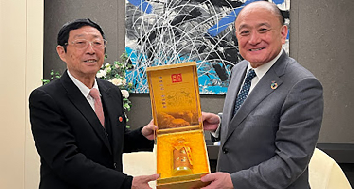 大連芸術学院理事長が倉林学長を表敬訪問しました