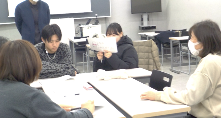 地域の方との座談会に参加