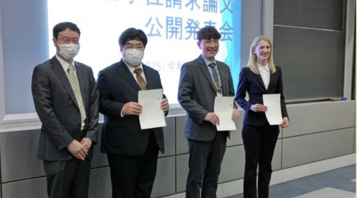 薬学研究科博士論文公開発表会を開催