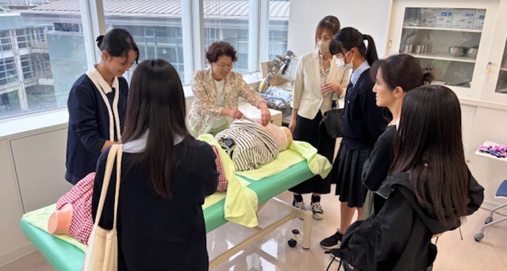 過去の看護学科オープンキャンパスの様子を紹介します。