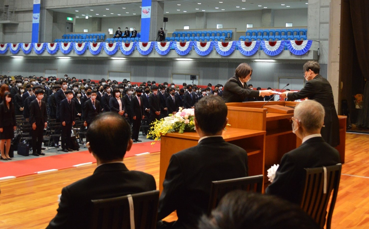 春季入学式を２年ぶりに開催 2部制 保護者別会場で 密 回避 城西国際大学