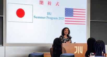 Professor Xuexin Liu from Spelman College gives a thank-you speech at the closing ceremony