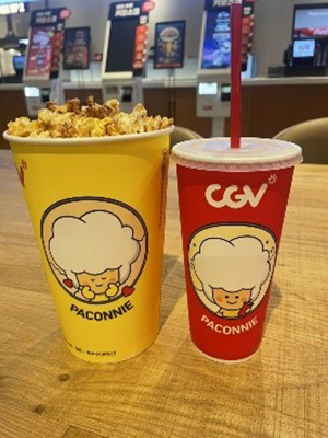 ポップコーンとドリンク