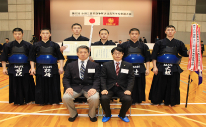 男子優勝の東海大学菅生高等学校
