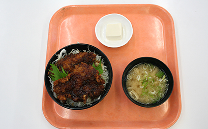 チキンソースカツ丼