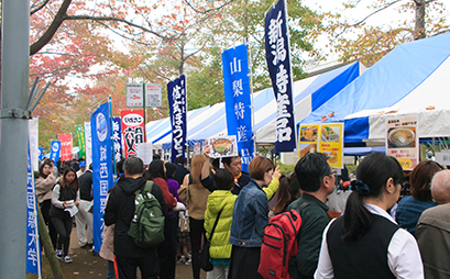 全国父母後援会支部による物産展