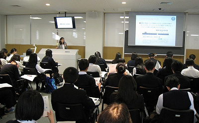 看護学部の授業体験（飯島 亜樹 先生）