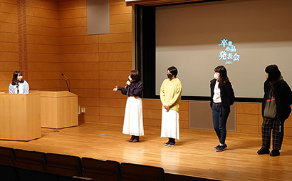 映像発表会の様子