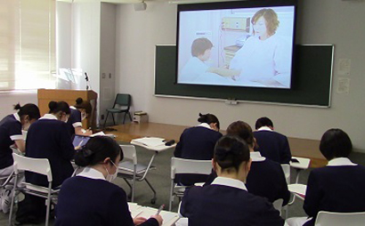 母性看護方法論演習の学習風景