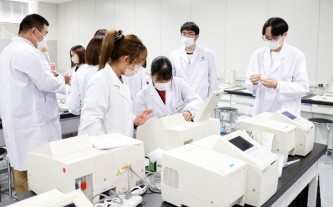 L棟3階実習室（生物系実習）
