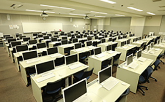 L棟1階PCルーム