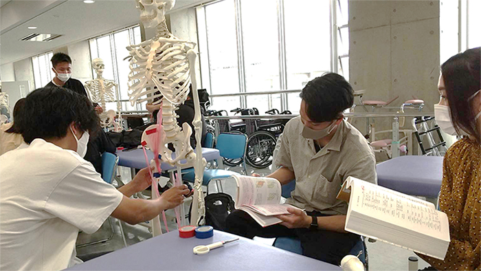 骨モデルを用いたグループ学習