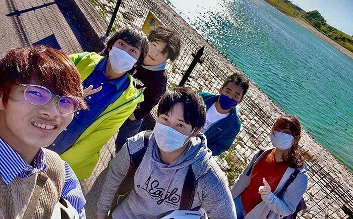 ときがね湖で記念撮影